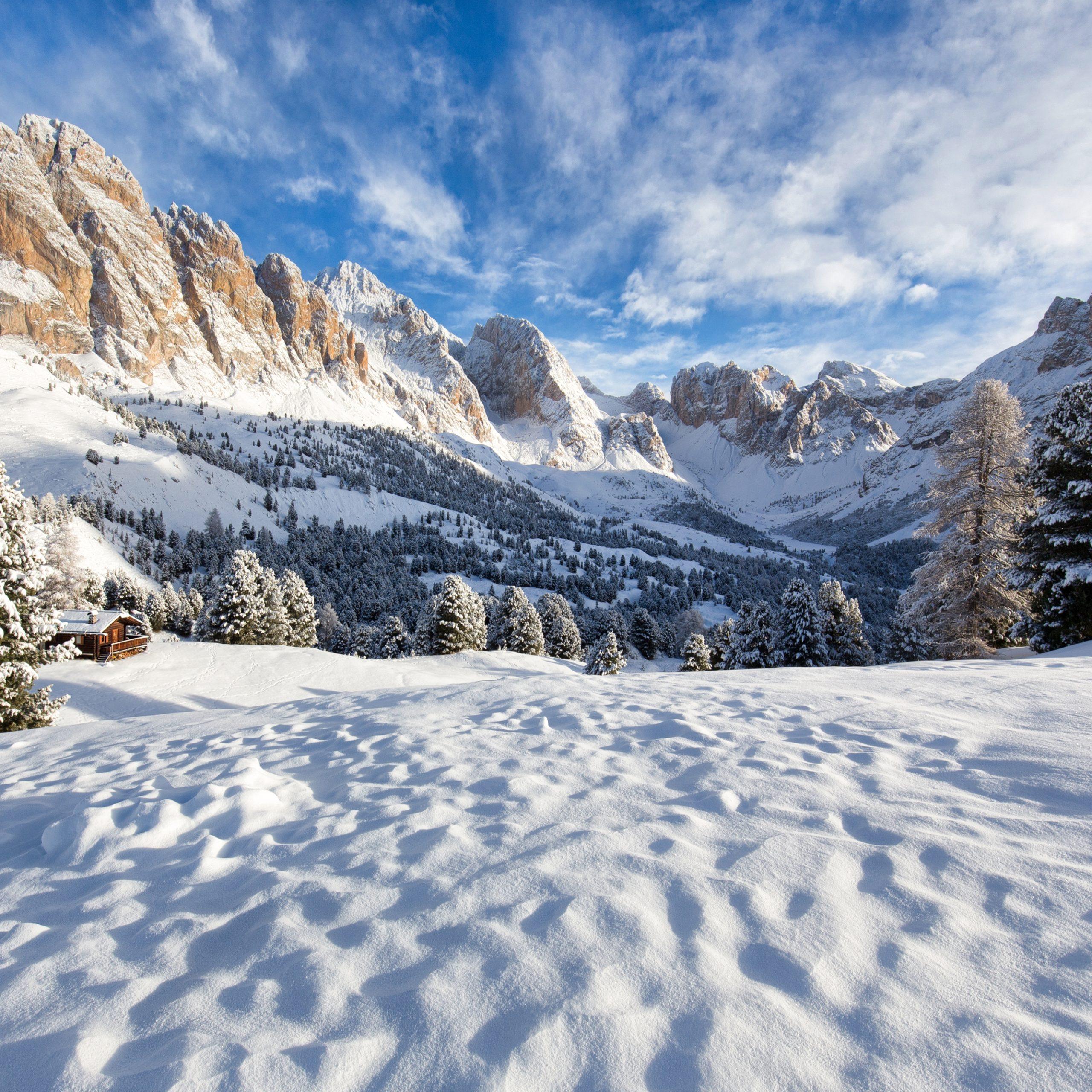beautiful-snowy-landscape-with-mountains-1-scaled